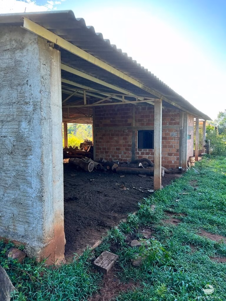Sítio de 68 ha em Prata, MG