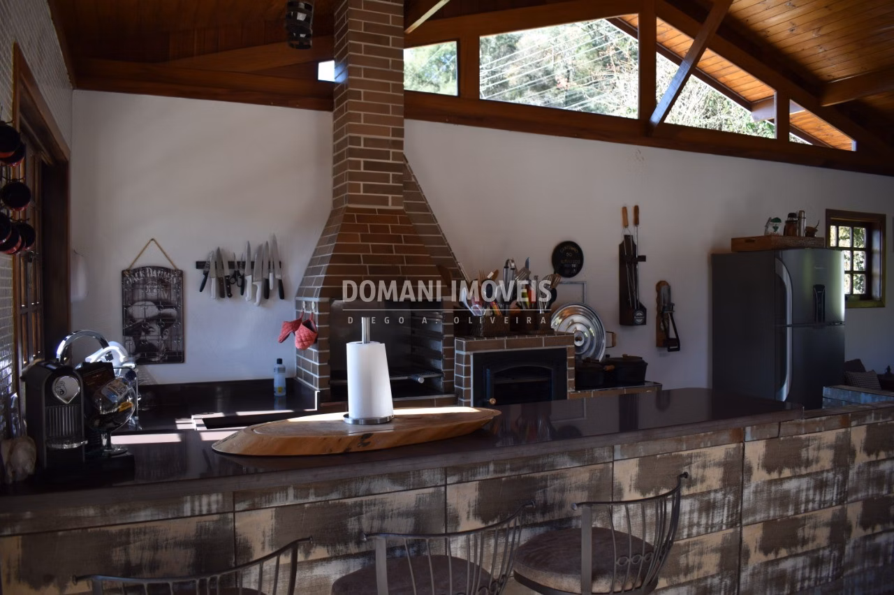 Casa de 1,010 m² em Campos do Jordão, SP