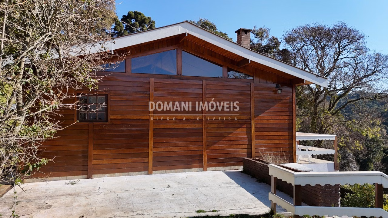 Casa de 1,010 m² em Campos do Jordão, SP