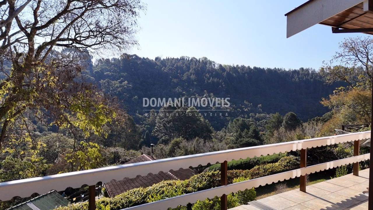 Casa de 1,010 m² em Campos do Jordão, SP