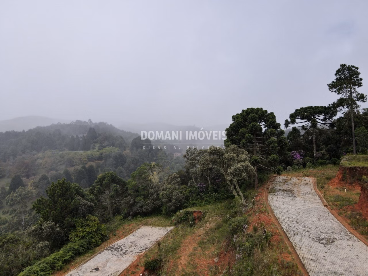 Terreno de 380 m² em Campos do Jordão, SP