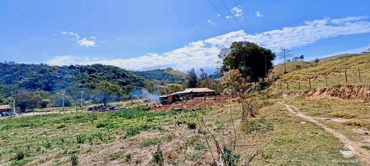 Farm zum Verkauf von 152 ha in Cachoeira Paulista, SP