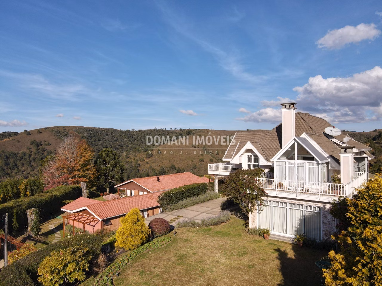 Casa de 1,750 m² em Campos do Jordão, SP