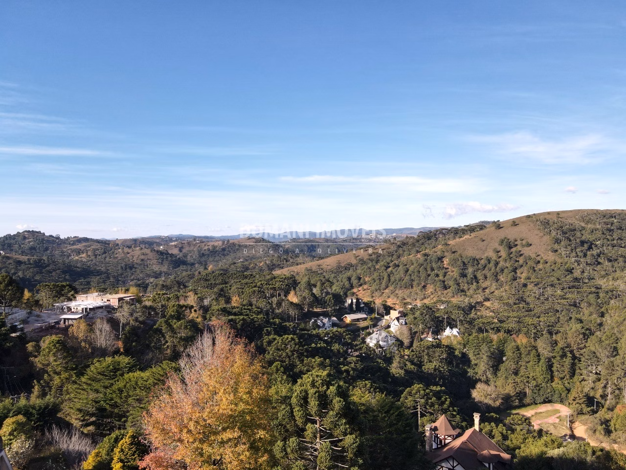 Casa de 1,750 m² em Campos do Jordão, SP