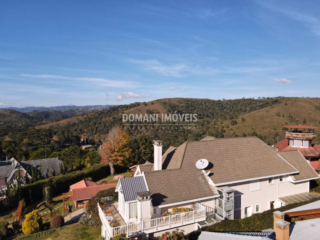 Casa de 1,750 m² em Campos do Jordão, SP