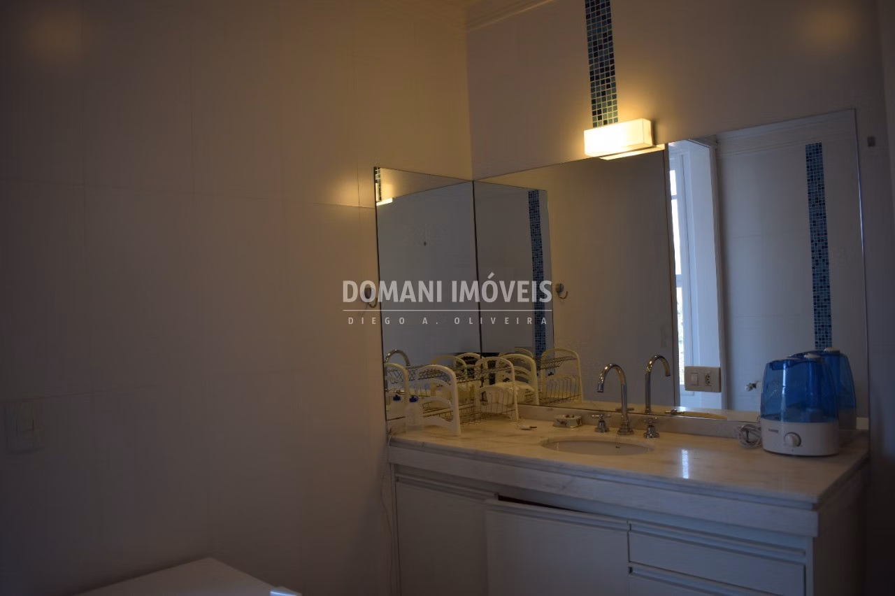 Casa de 1,750 m² em Campos do Jordão, SP