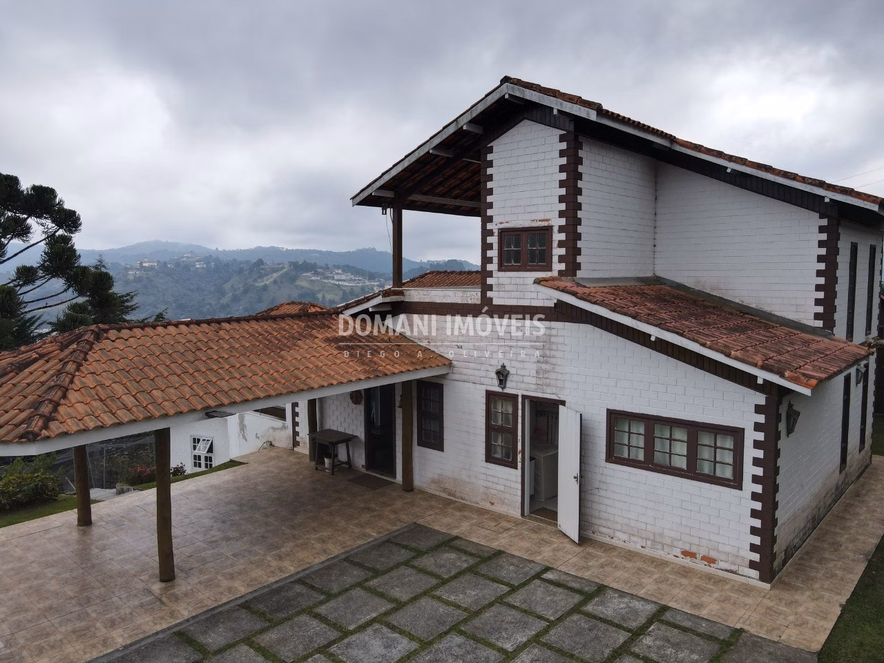 Casa de 1.030 m² em Campos do Jordão, SP