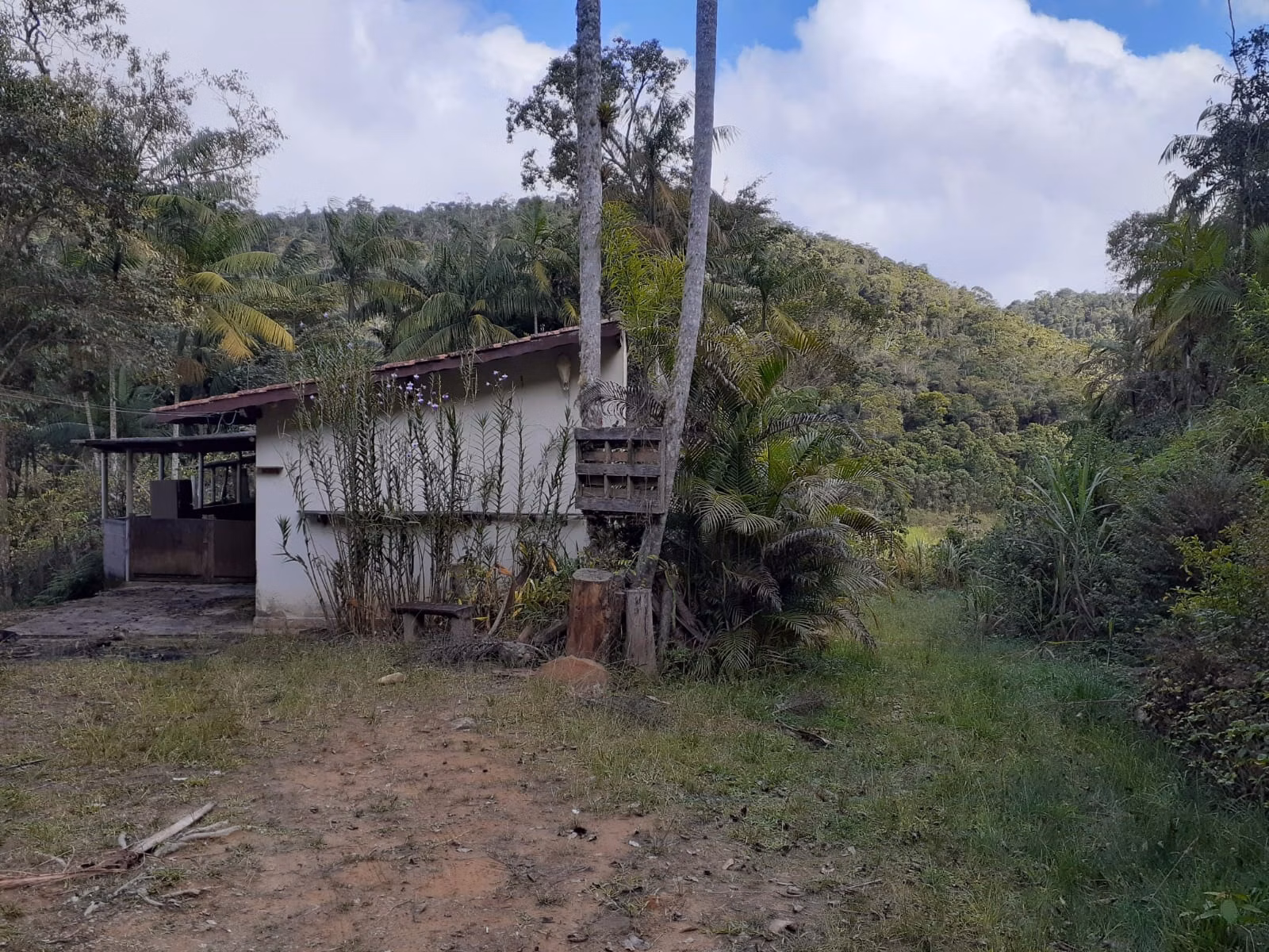 Chácara de 8.000 m² em Paraibuna, SP