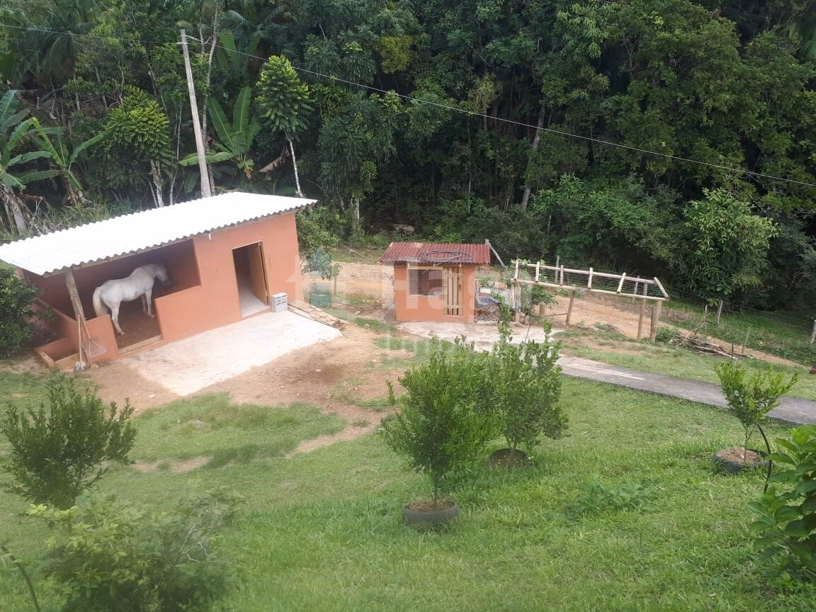 Fazenda de 2.300 m² em Águas Mornas, SC
