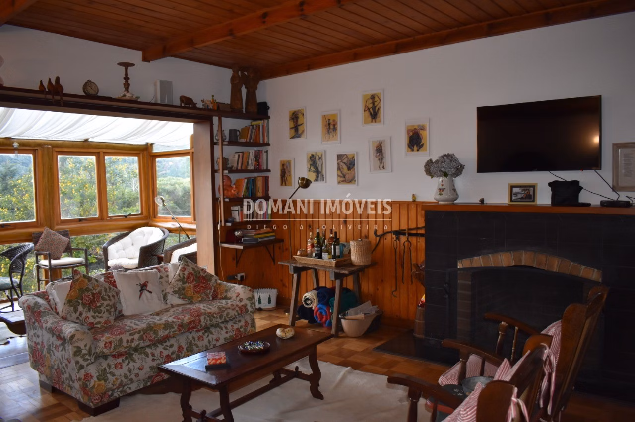 Casa de 2.920 m² em Campos do Jordão, SP