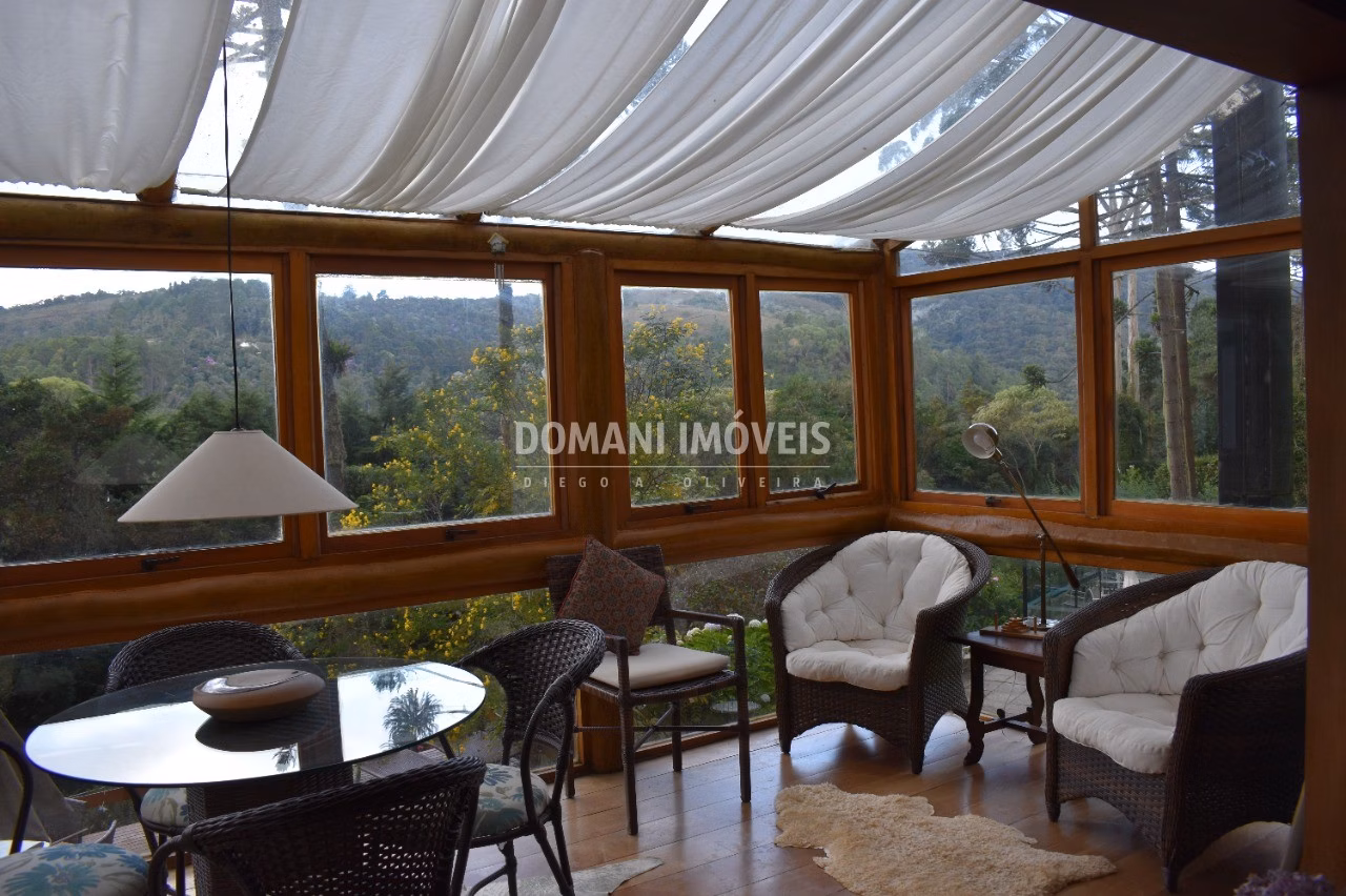 Casa de 2.920 m² em Campos do Jordão, SP