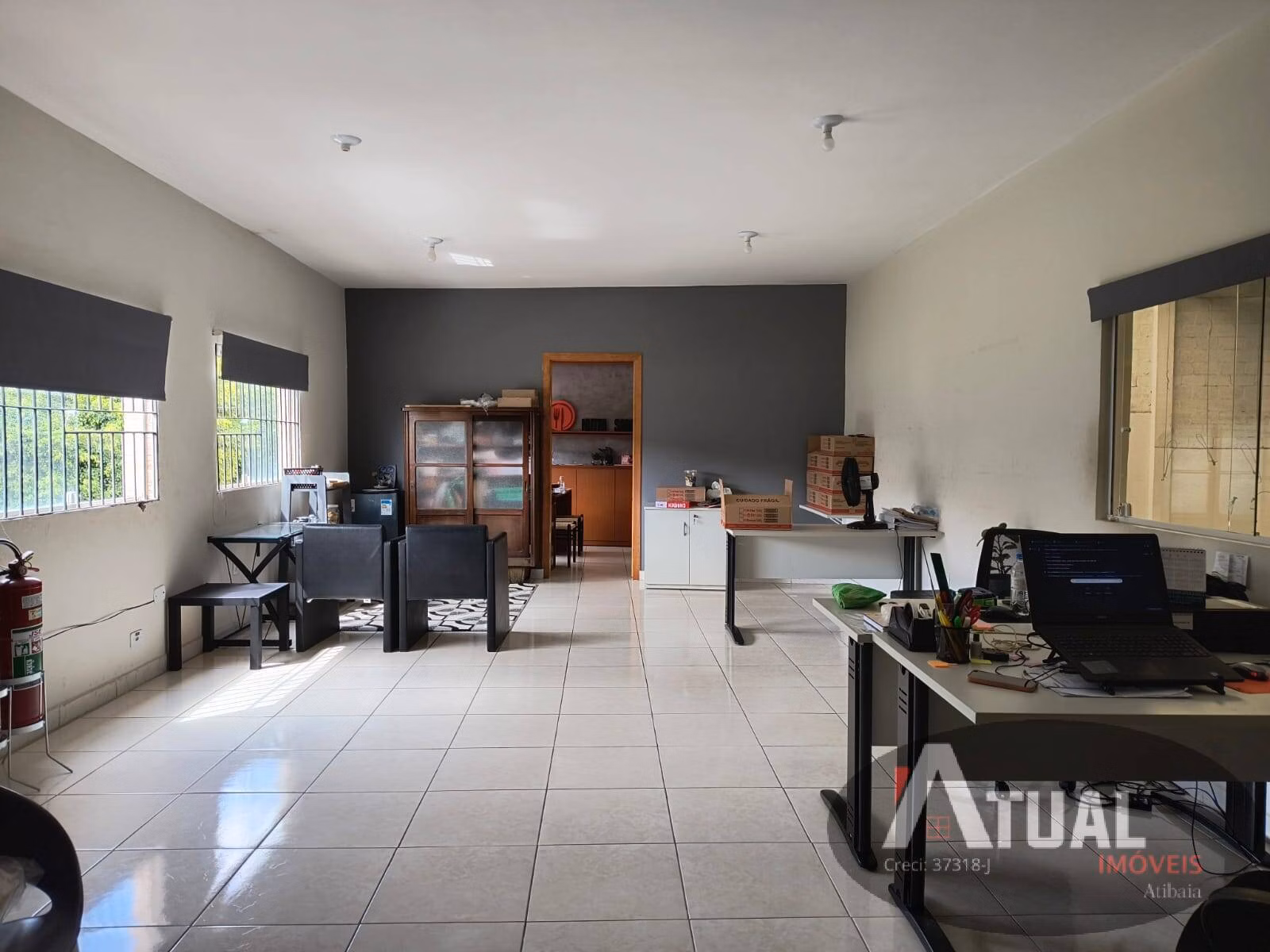 Comercial de 700 m² em Mairiporã, SP