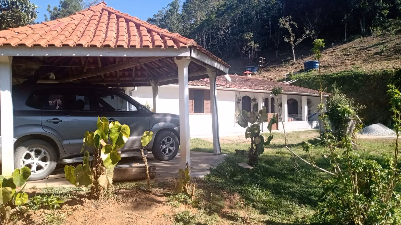 Chácara de 4.000 m² em Paraibuna, SP