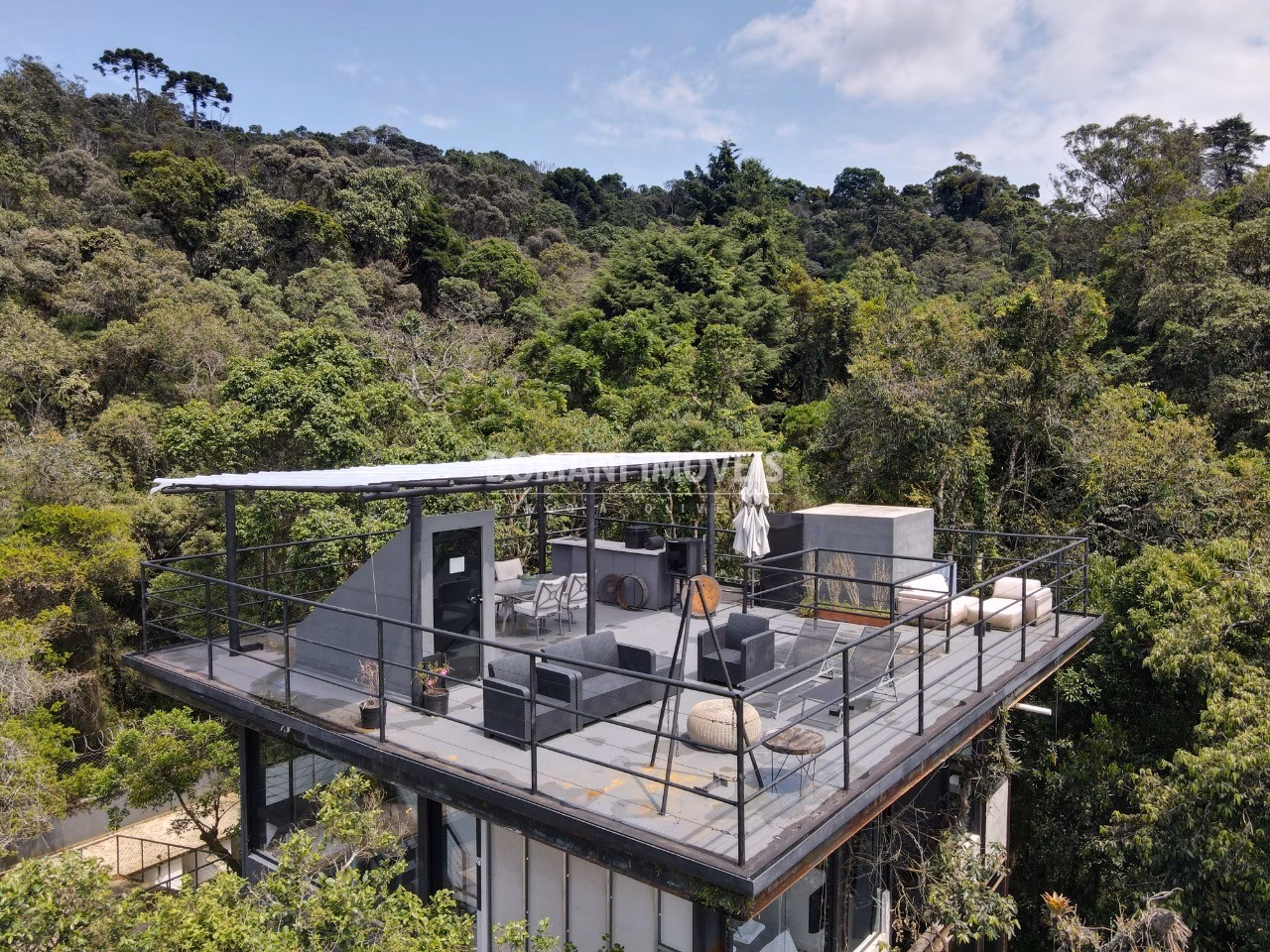 Casa de 2.600 m² em Campos do Jordão, SP