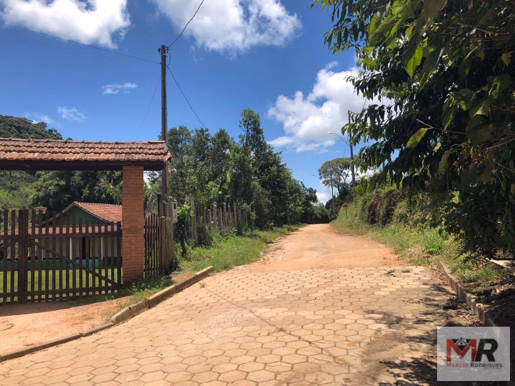 Chácara de 3.200 m² em Camanducaia, MG