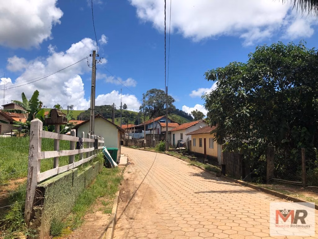 Chácara de 3.200 m² em Camanducaia, MG