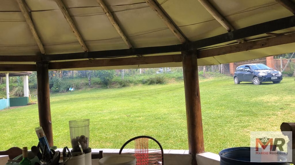 Chácara de 3.200 m² em Camanducaia, MG