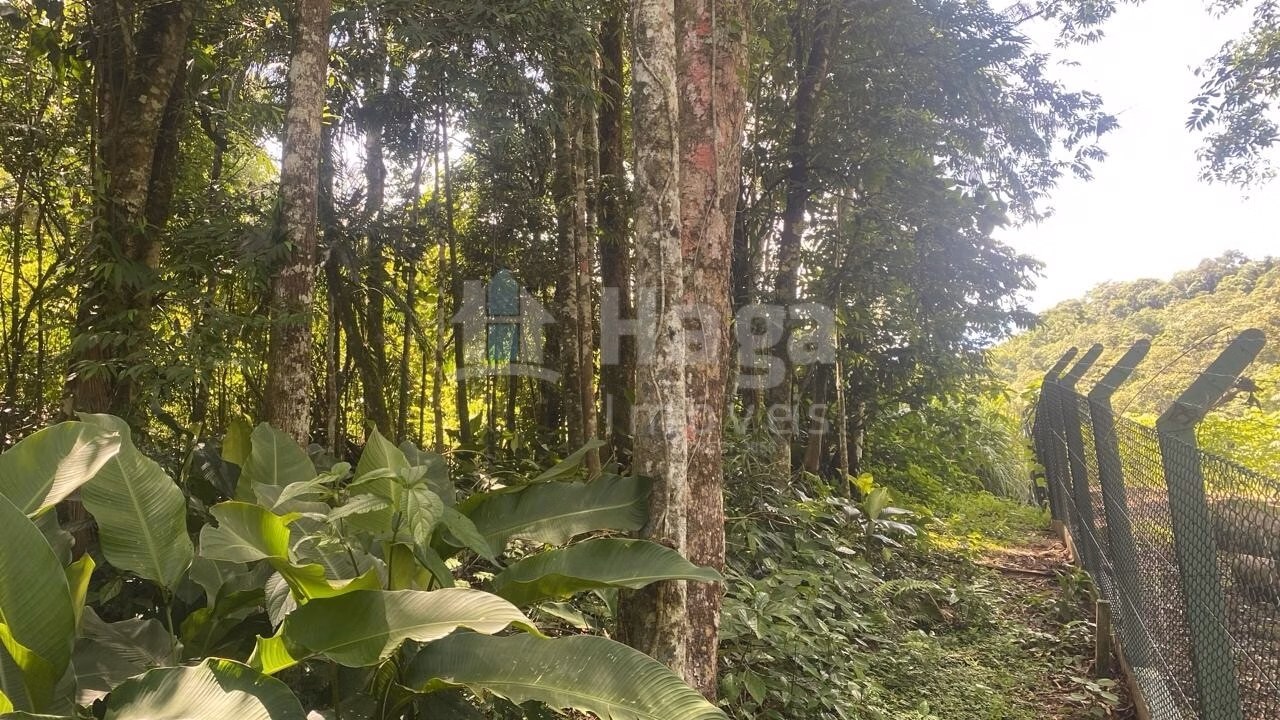 Terreno de 600 m² em Guabiruba, SC