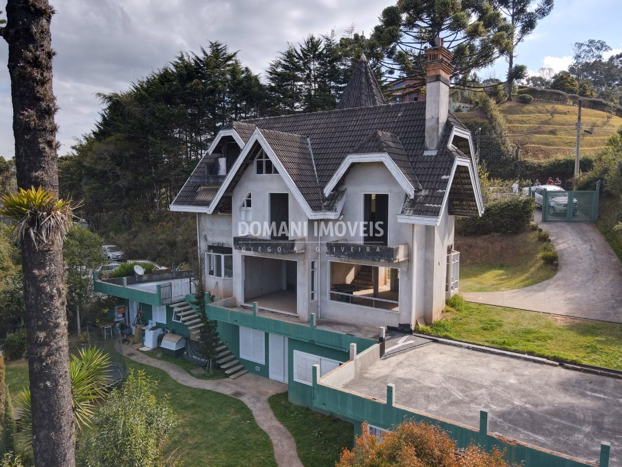 Casa de 1.035 m² em Campos do Jordão, SP