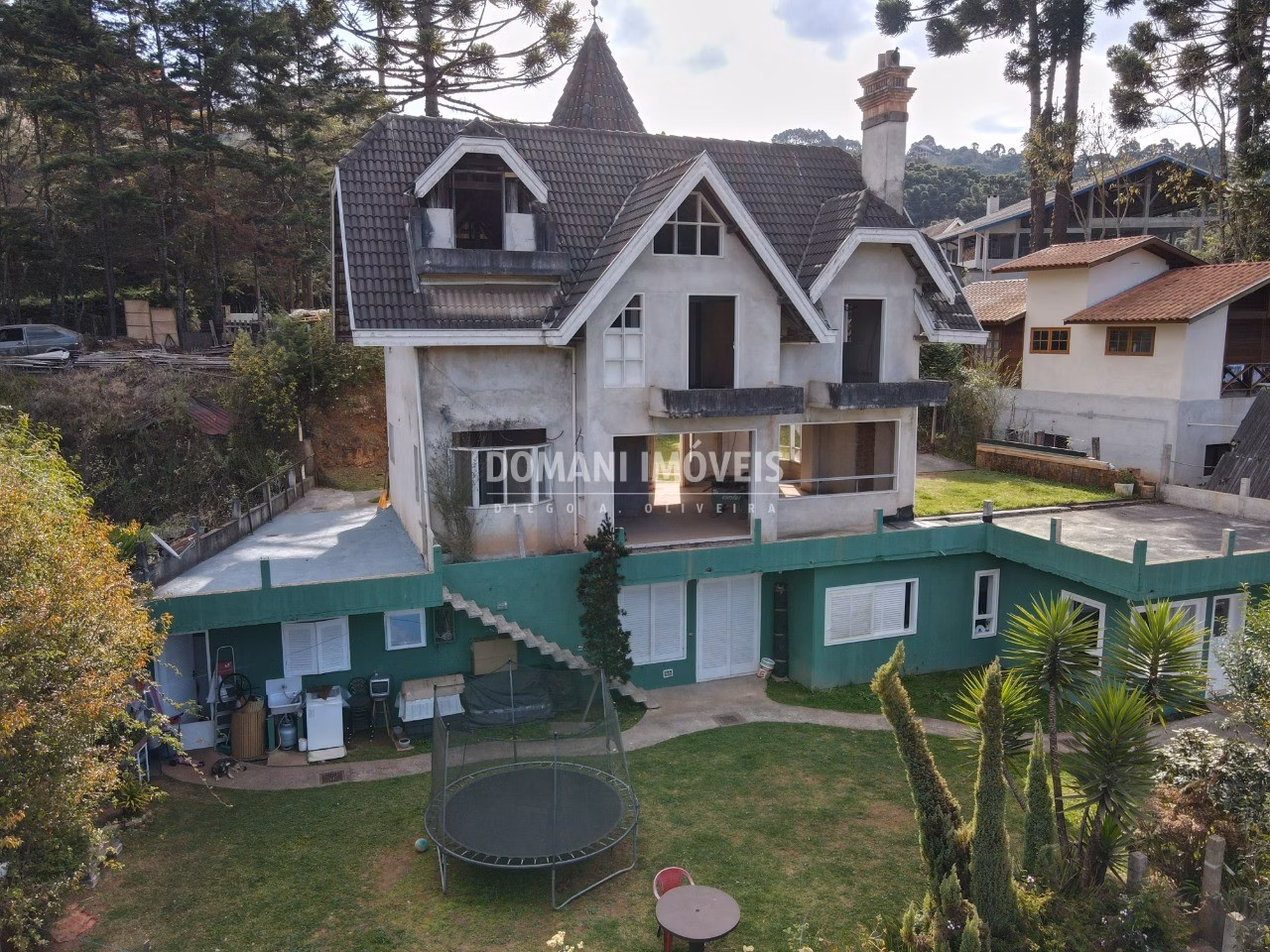 Casa de 1.035 m² em Campos do Jordão, SP