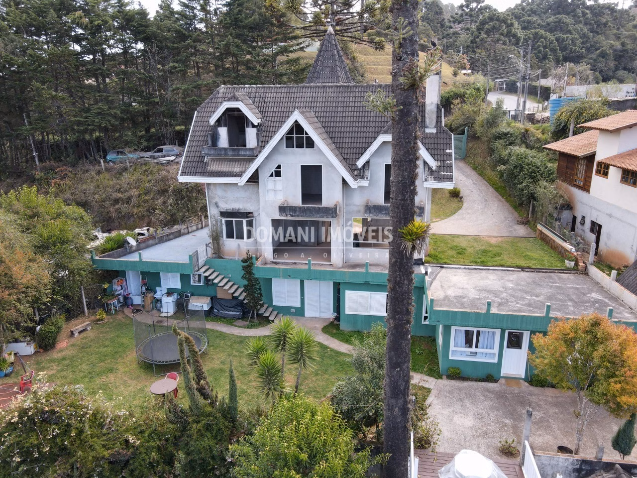 Casa de 1.035 m² em Campos do Jordão, SP
