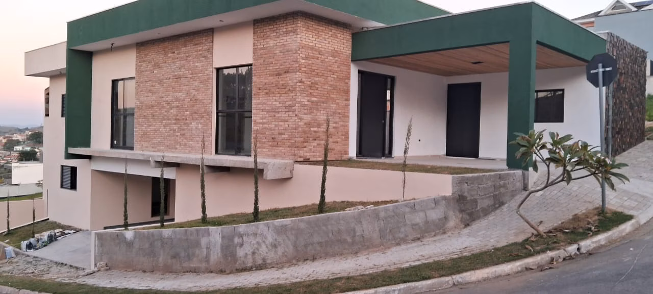 Casa de 300 m² em São José dos Campos, SP