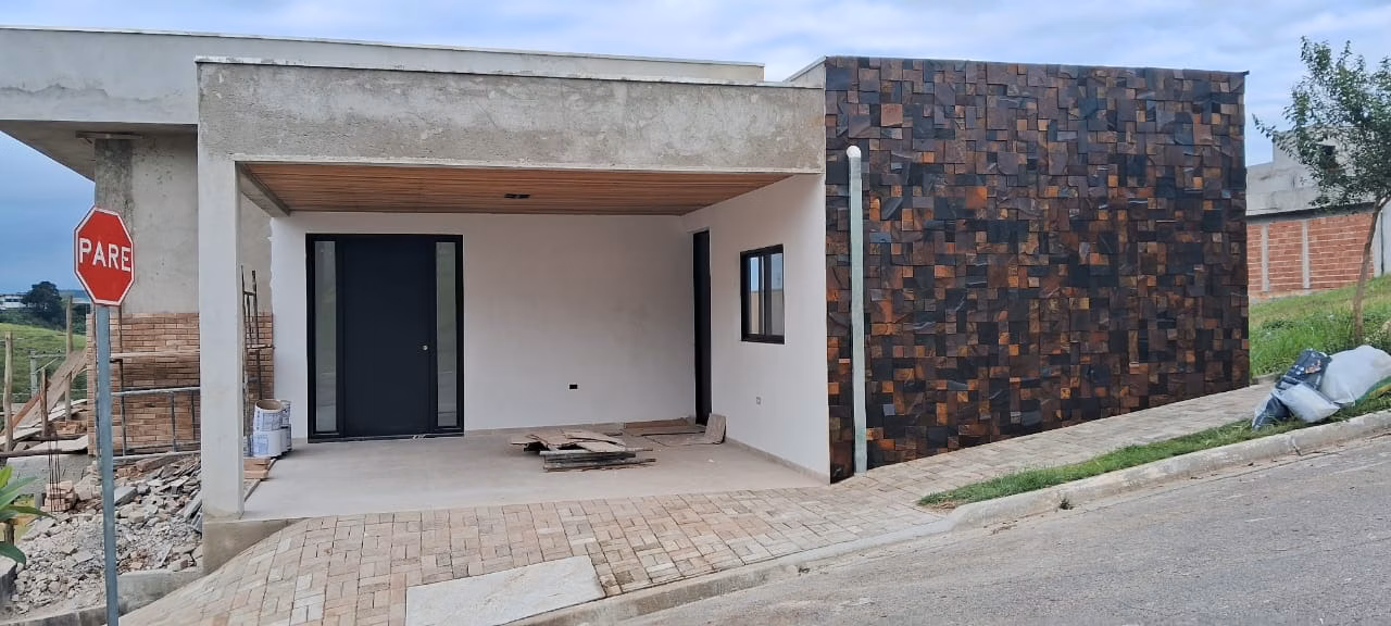 Casa de 300 m² em São José dos Campos, SP
