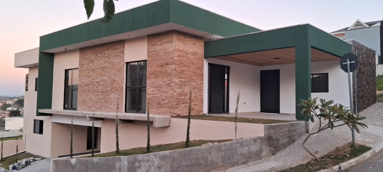 Casa de 300 m² em São José dos Campos, SP
