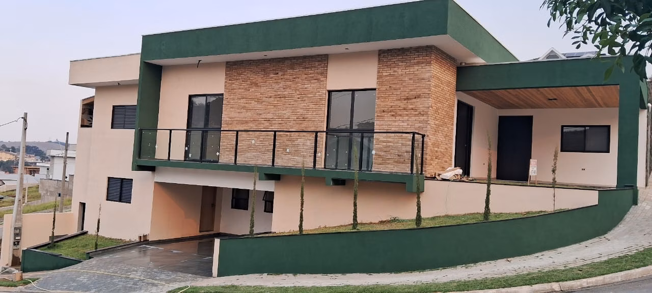 Casa de 300 m² em São José dos Campos, SP