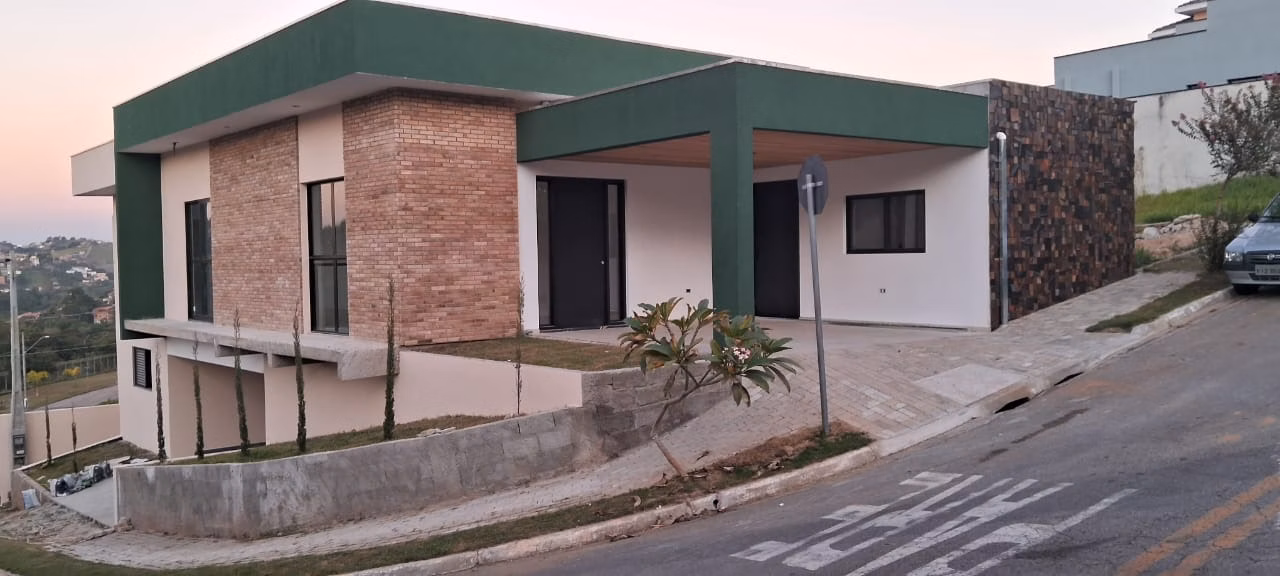 Casa de 300 m² em São José dos Campos, SP