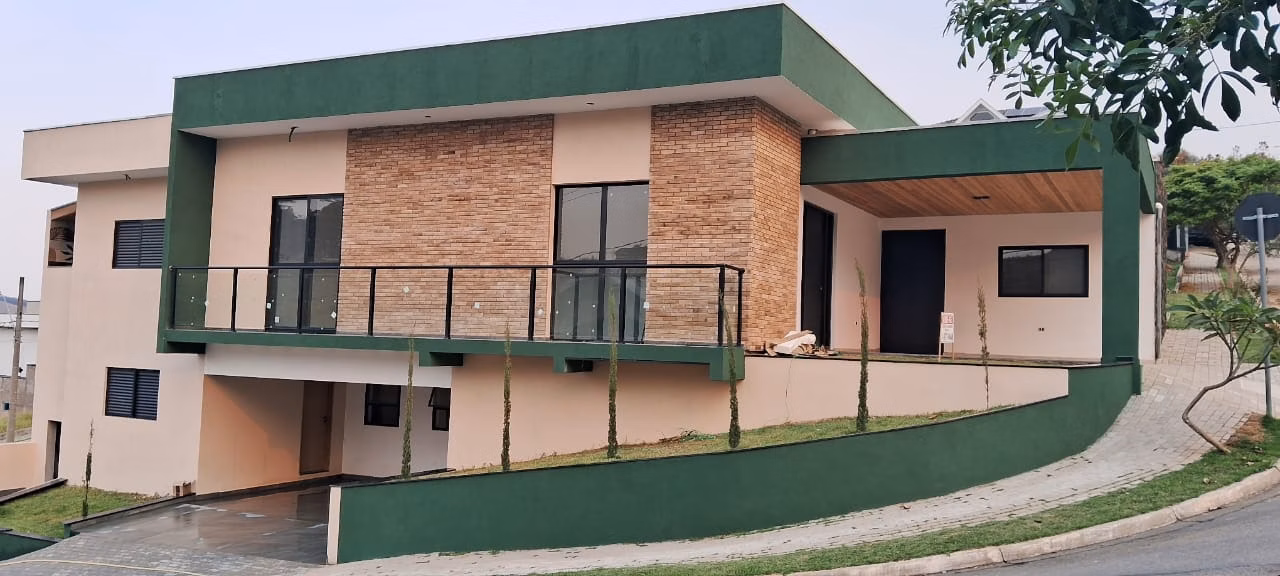 Casa de 300 m² em São José dos Campos, SP