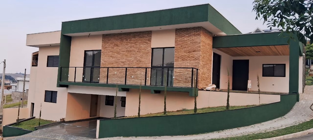 Casa de 300 m² em São José dos Campos, SP