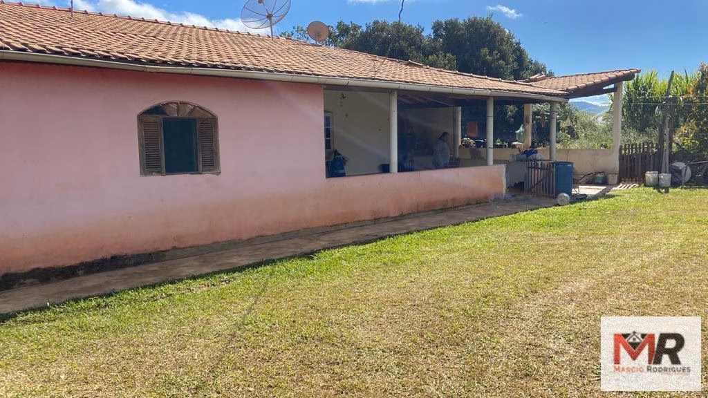 Chácara de 3.600 m² em Borda da Mata, MG