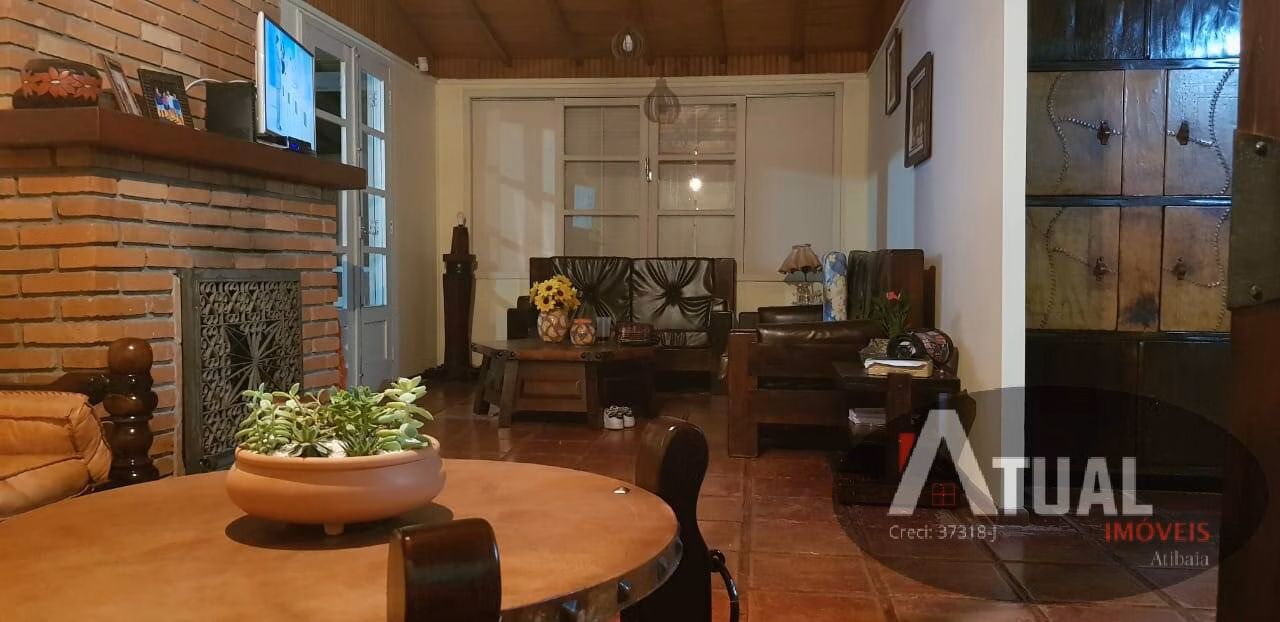 Casa de 1.603 m² em Atibaia, SP