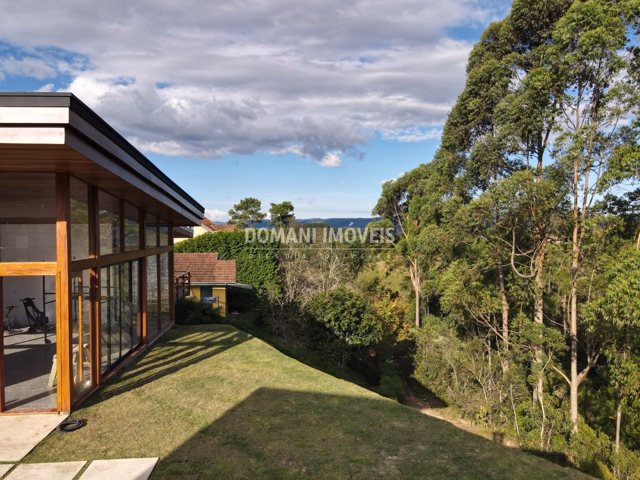 Casa de 1.040 m² em Campos do Jordão, SP