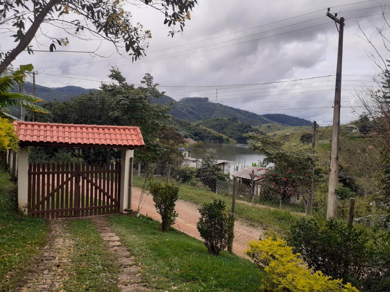 Chácara de 1.387 m² em Paraibuna, SP