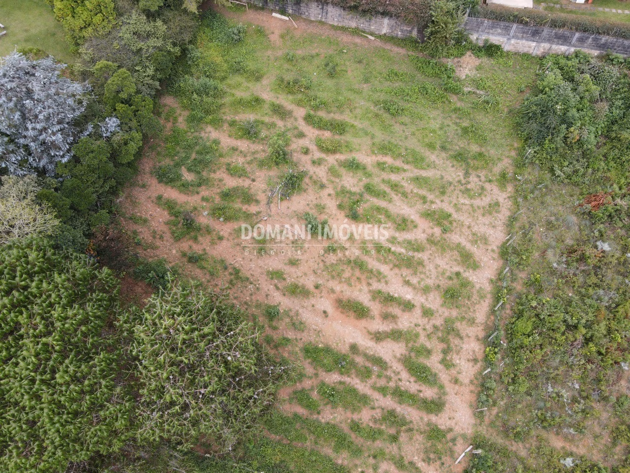 Terreno de 1.050 m² em Campos do Jordão, SP
