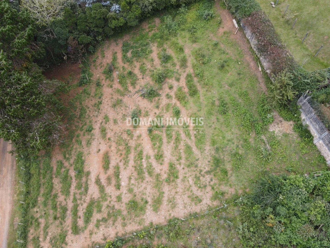 Terreno de 1.050 m² em Campos do Jordão, SP