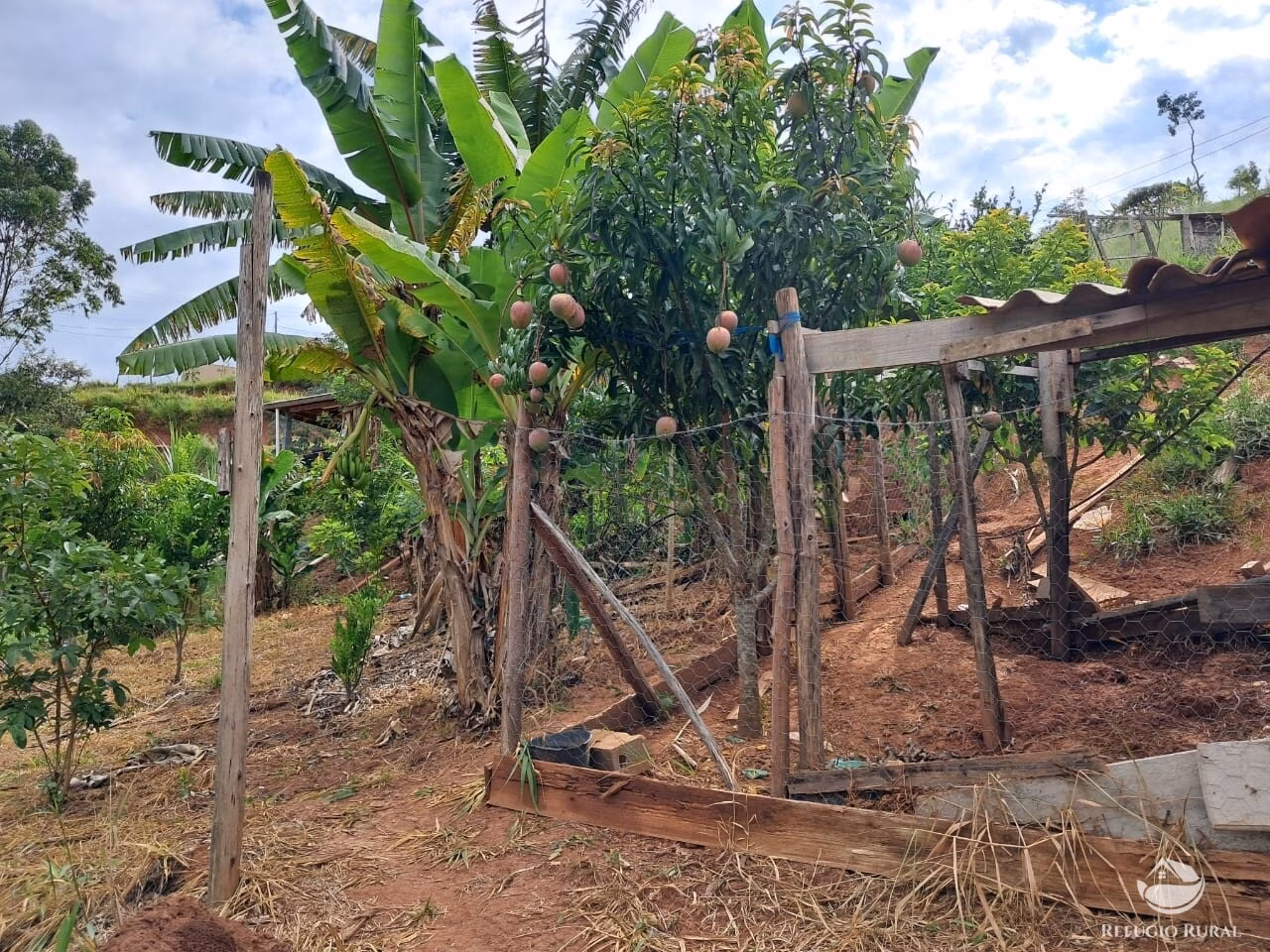 Chácara de 1.889 m² em Jacareí, SP