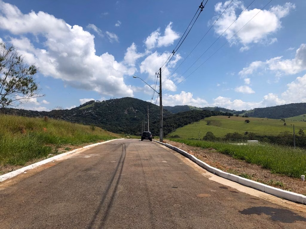 Terreno de 300 m² em Pouso Alegre, MG