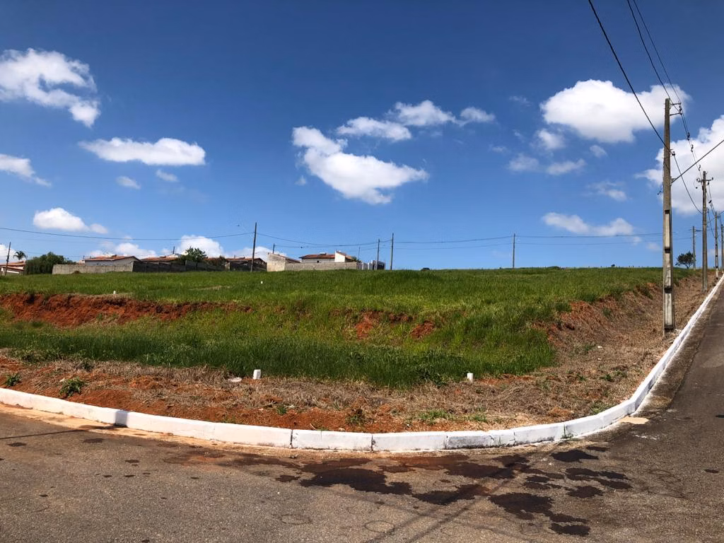Terreno de 300 m² em Pouso Alegre, MG