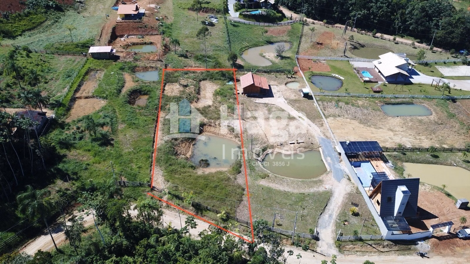Terreno de 2.234 m² em Canelinha, SC