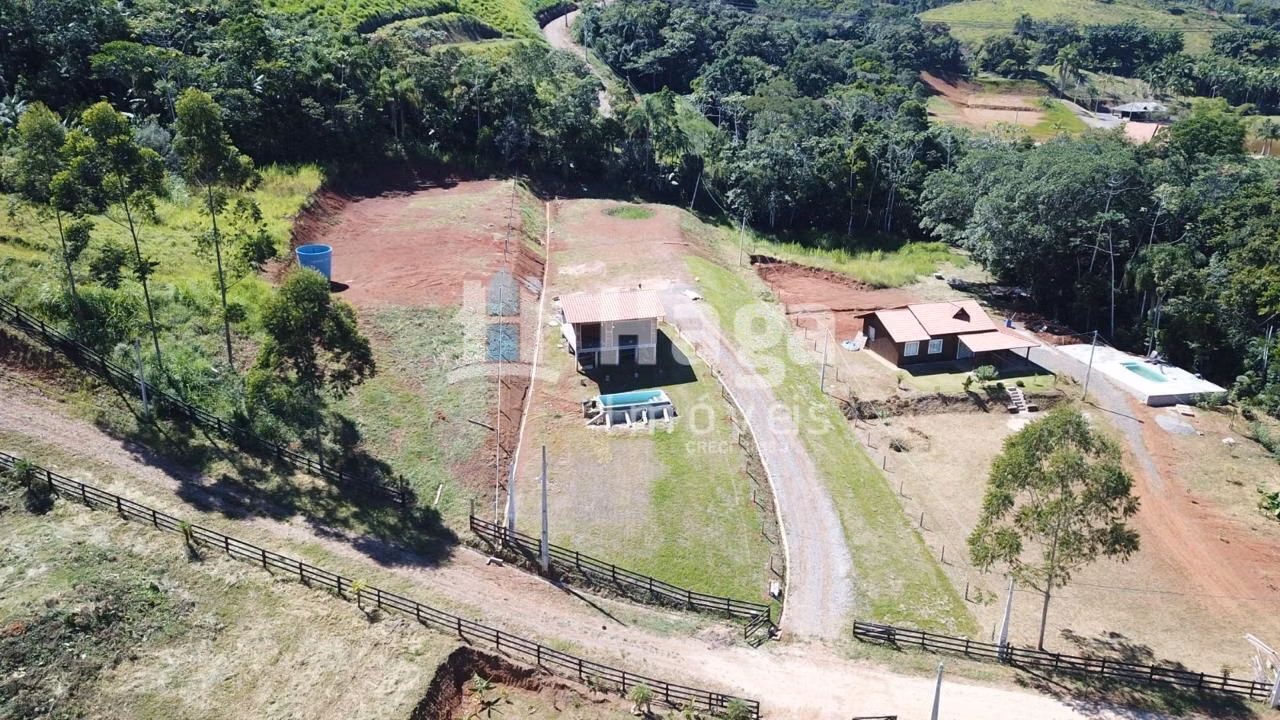 Terreno de 2.234 m² em Canelinha, SC