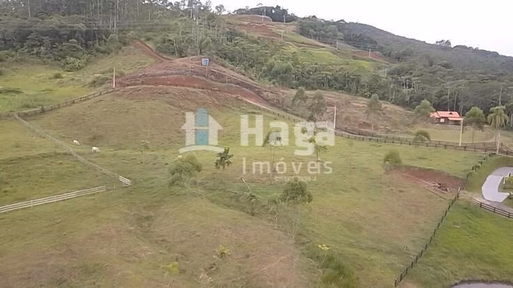 Terreno de 2.234 m² em Canelinha, SC
