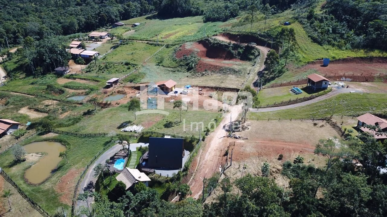 Terreno de 2.234 m² em Canelinha, SC
