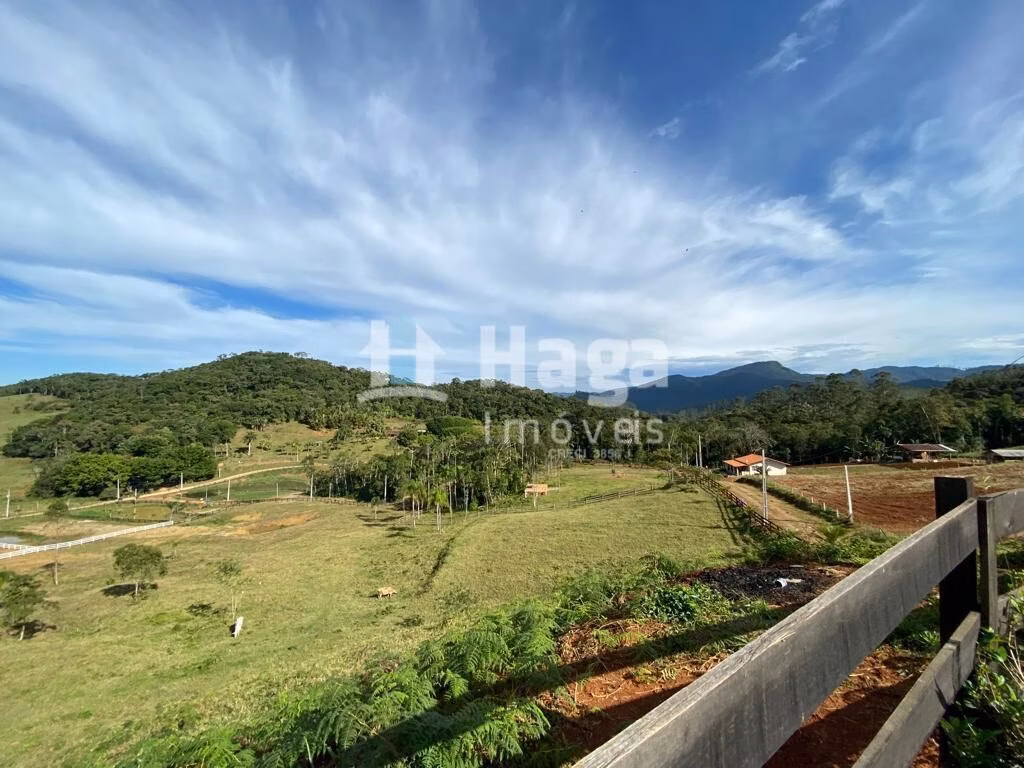 Terreno de 2.234 m² em Canelinha, SC