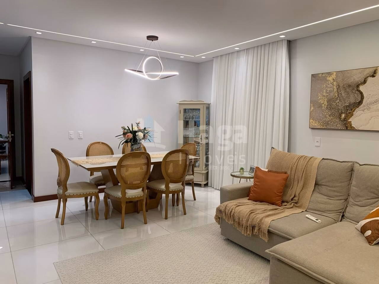 Casa de 450 m² em Brusque, SC