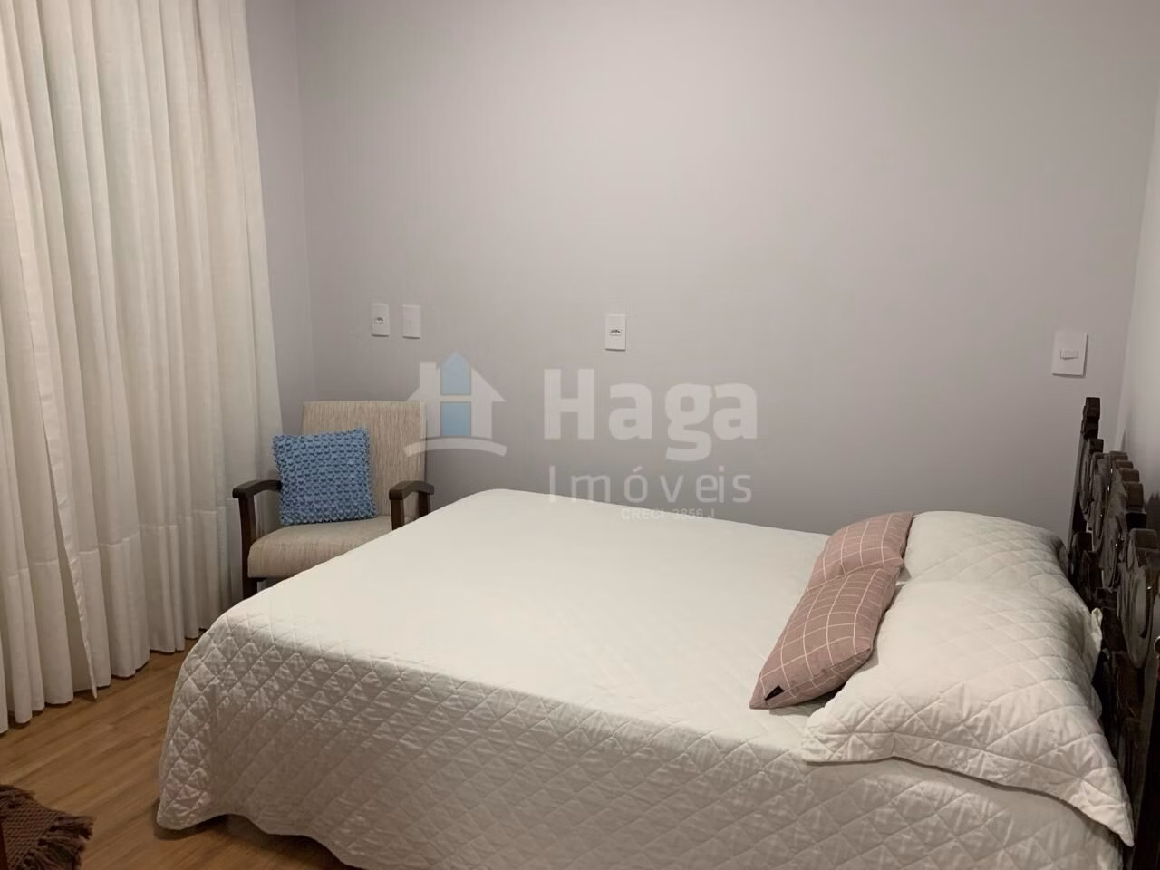 Casa de 450 m² em Brusque, SC