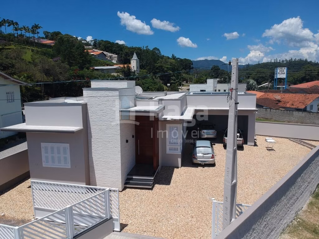 Casa de 450 m² em Brusque, SC