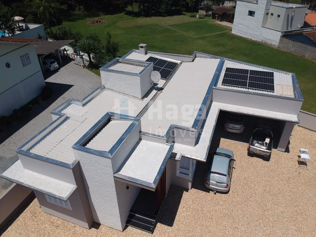 Casa de 450 m² em Brusque, SC